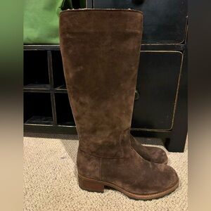 Brown suede Ugg boots